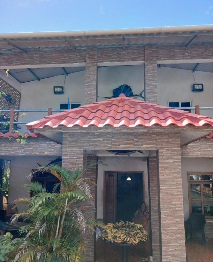 Hotel El Pez Dorado Rio Dulce Exterior photo